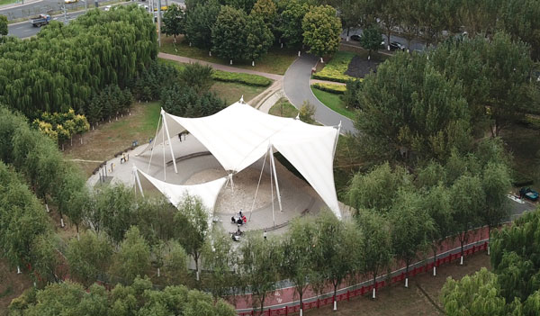 不同膜材对环境的适应度不同：解析膜结构建筑的生态挑战与解决方案